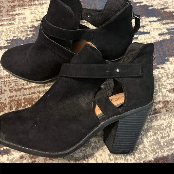 Sugar Booties 8 - Picture 2 of 3